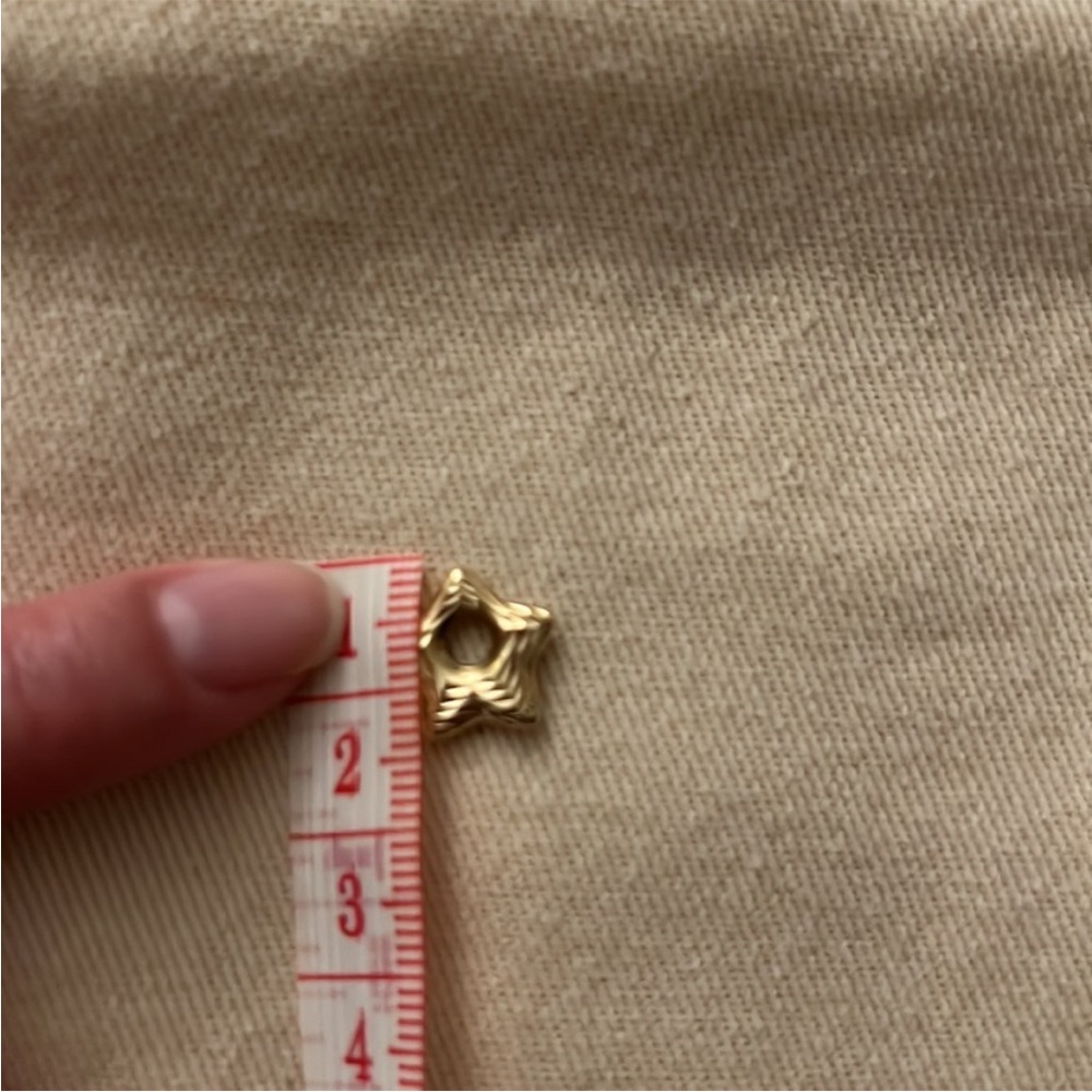 SOLID 14KT GOLD Textured Star Charm - Picture 9 of 13